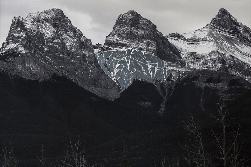 http://www.support.mirunadragan.com/files/gimgs/th-12_Dragan11_TheMountainsAreMirrors6-web.jpg